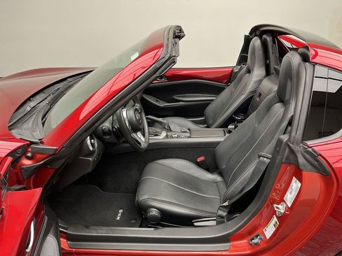 Used 2021 MAZDA MX-5 Miata RF Grand Touring RWD image 3