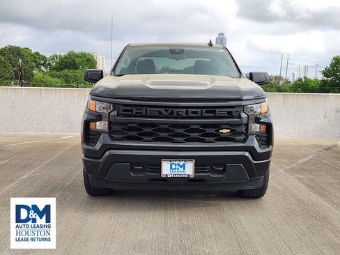 Used 2022 Chevrolet Silverado 1500 Custom image 2