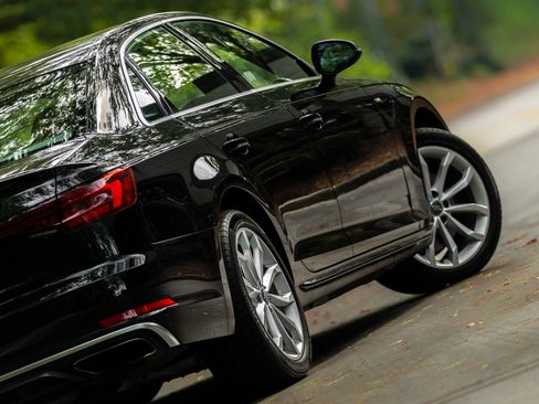 Used 2019 Audi A4 2.0T Premium Plus w/ Premium Plus Package image 30