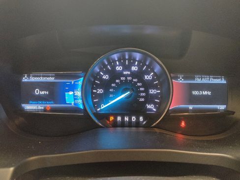 Used 2017 Ford Explorer XLT w/ Equipment Group 201A FWD image 23