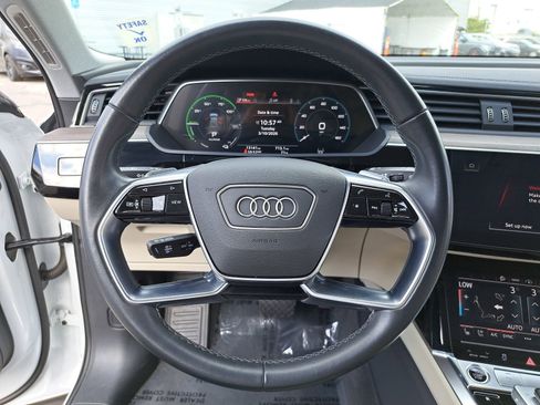 Certified 2024 Audi Q8 e-tron Premium Plus image 19