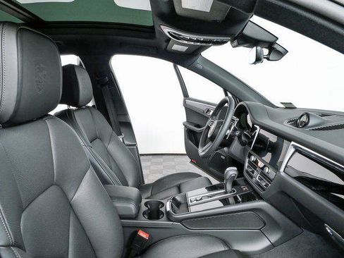 New 2026 Porsche Macan AWD/4WD image 25