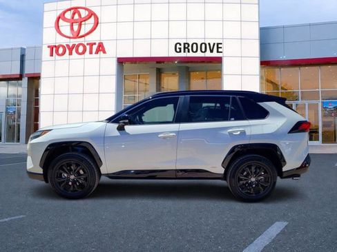 Used 2022 Toyota RAV4 XSE w/ XSE Grade Weather Package AWD/4WD image 2