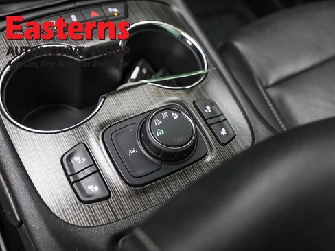 Used 2023 GMC Acadia SLT image 22