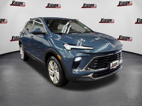 Used 2024 Buick Encore GX Preferred w/ Comfort Package image 3