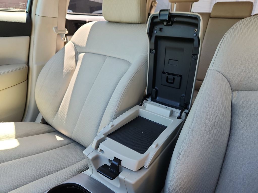 Used 2011 Subaru Outback 2.5i AWD/4WD image 30