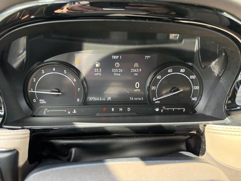 Used 2022 Lincoln Corsair AWD w/ Premium Package image 9