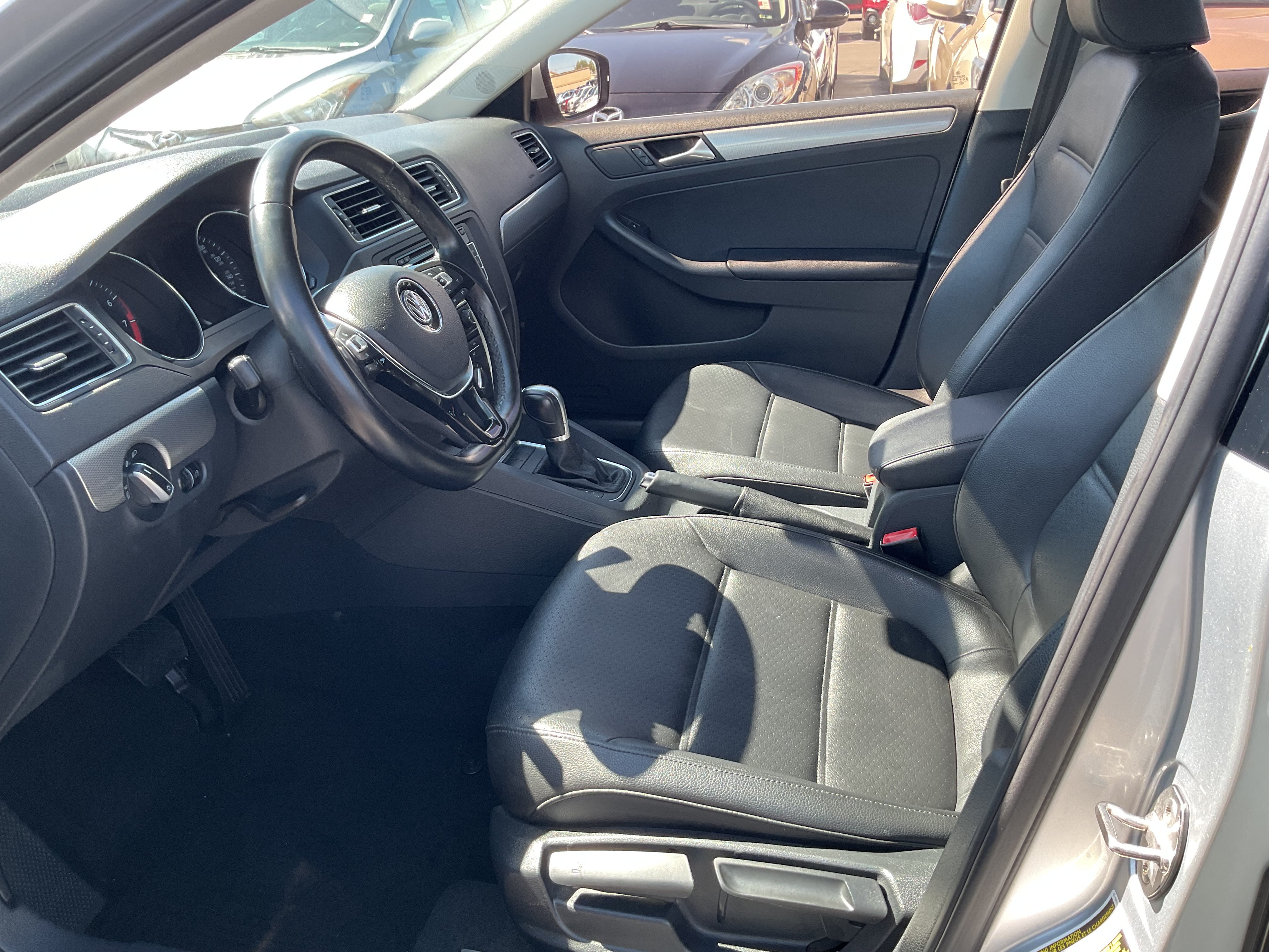 Used 2015 Volkswagen Jetta SE FWD image 19