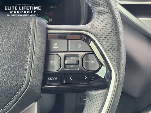 Used 2023 Toyota Sequoia Platinum AWD/4WD image 27