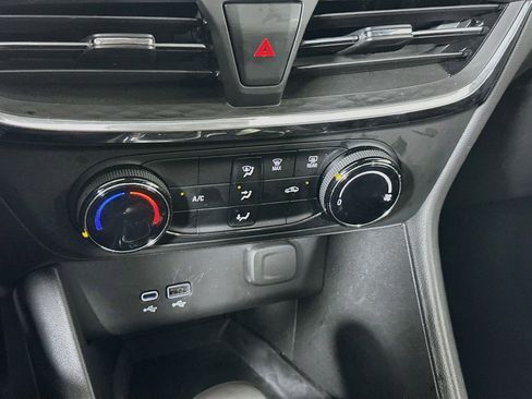 Used 2025 Buick Encore GX Preferred FWD image 23