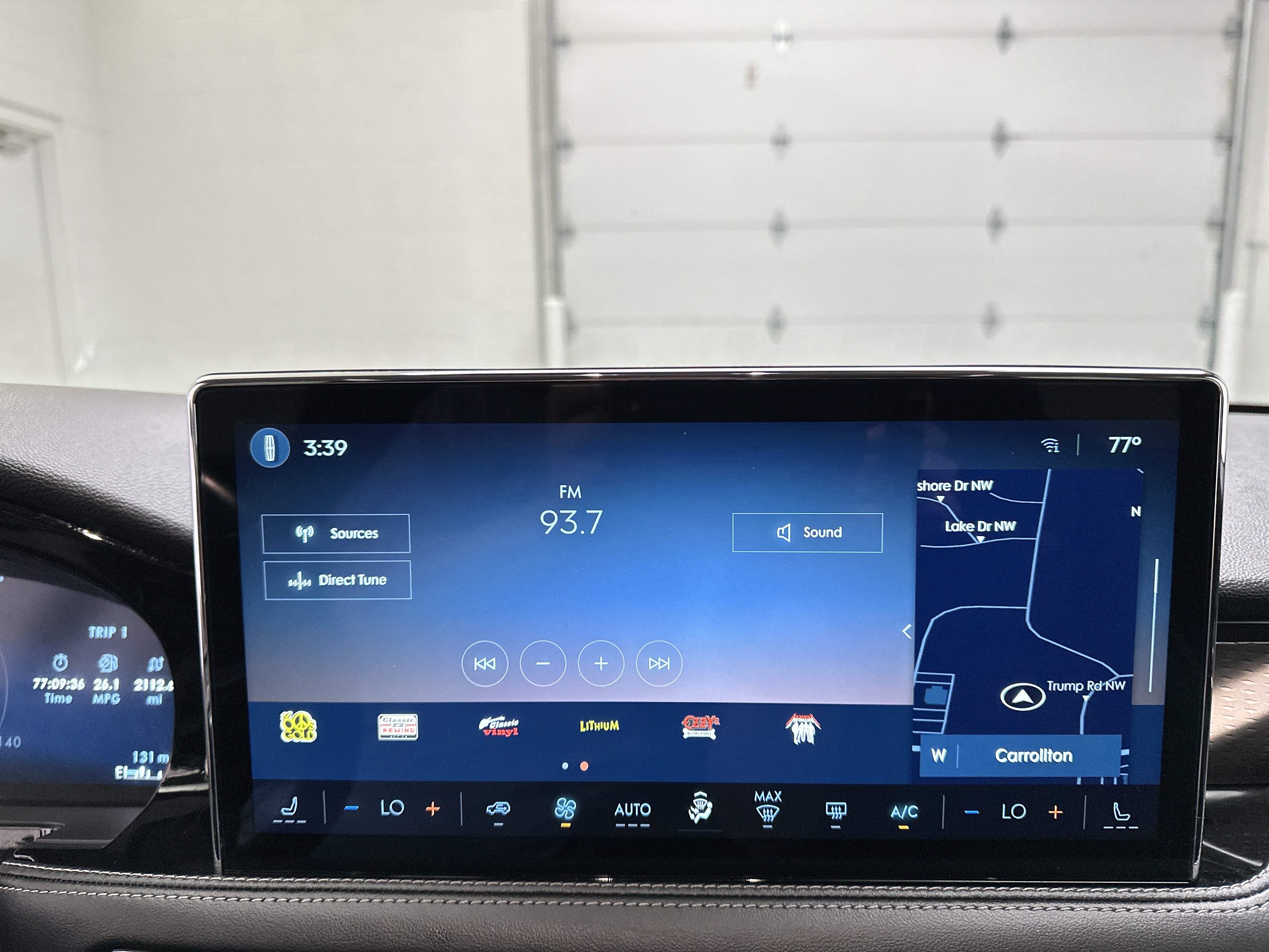 Used 2023 Lincoln Corsair Reserve AWD/4WD image 31