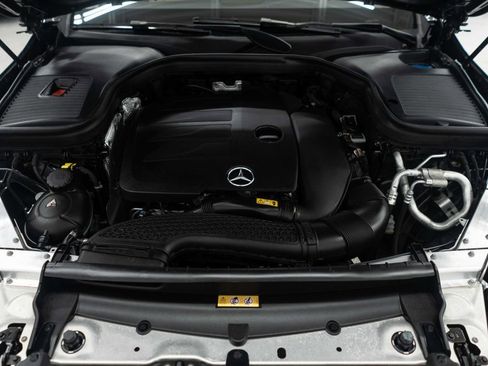 Used 2023 Mercedes-Benz GLC 300 4MATIC Coupe image 37