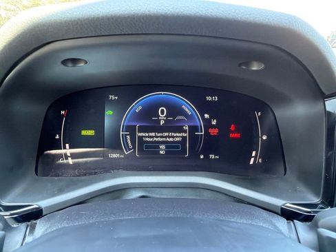 Used 2025 Toyota Camry SE w/ Convenience Package FWD image 9