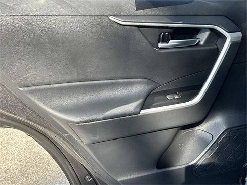 Used 2021 Toyota RAV4 XLE image 11