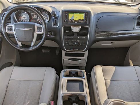 Used 2014 Chrysler Town & Country Touring-L w/ Driver Convenience Group image 13