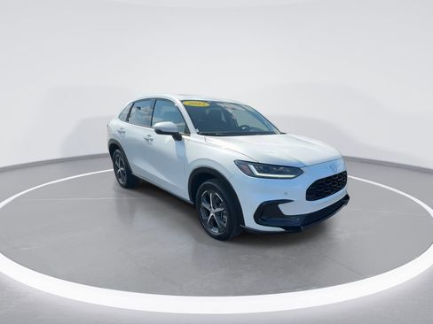 Used 2023 Honda HR-V EX-L image 2