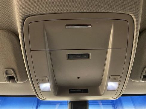 Used 2015 GMC Yukon XL SLE AWD/4WD image 3