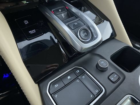 Used 2024 Acura MDX SH-AWD w/ Advance Package image 8
