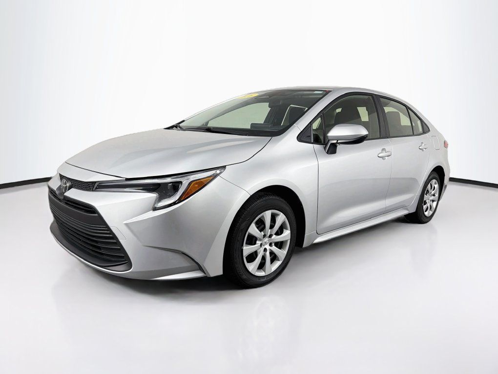 Used 2026 Toyota Corolla LE FWD image 3