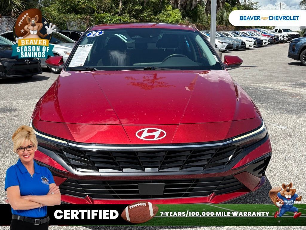 Used 2025 Hyundai Elantra SEL FWD image 3