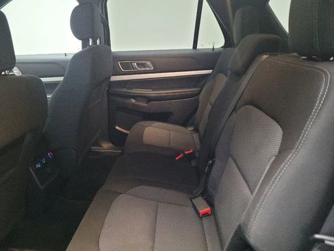 Used 2017 Ford Explorer XLT image 18