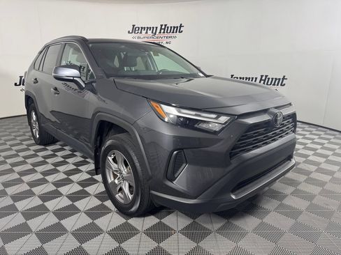 Used 2024 Toyota RAV4 XLE w/ Convenience Package FWD image 6