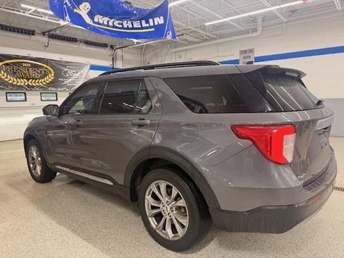 Used 2021 Ford Explorer XLT w/ Equipment Group 202A AWD/4WD image 12