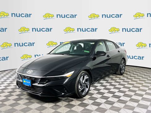 Certified 2025 Hyundai Elantra SEL w/ Cargo Package image 3