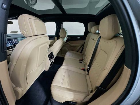 Used 2023 Porsche Cayenne image 48