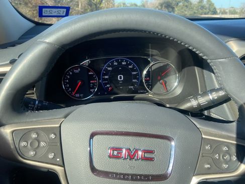 Used 2022 GMC Acadia Denali w/ Denali Ultimate Package image 6