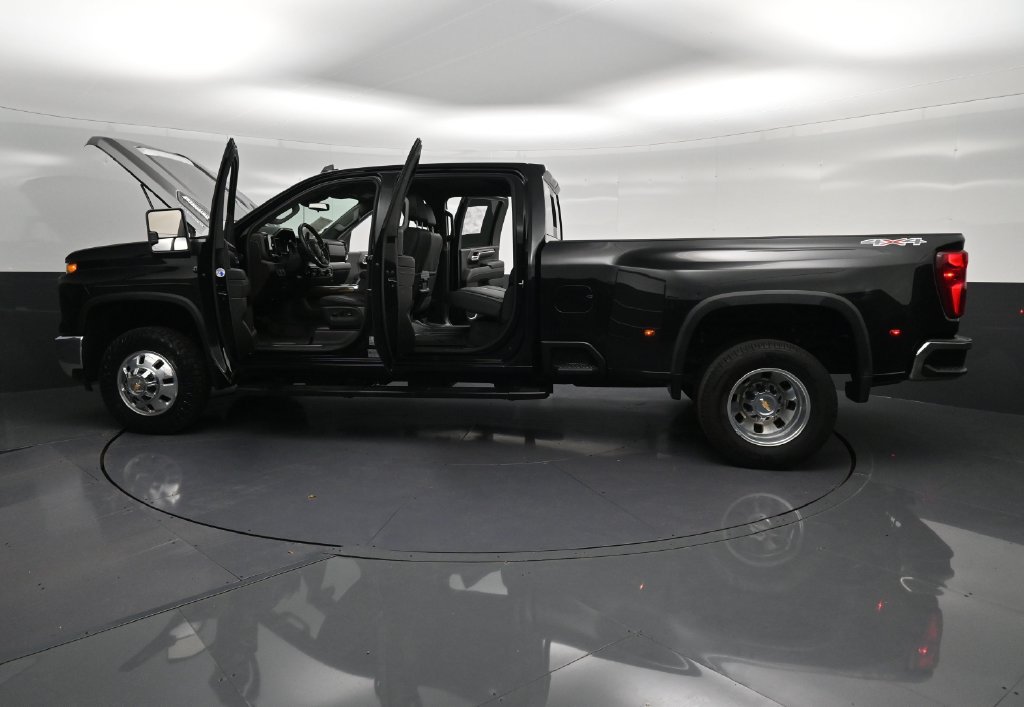 Used 2026 Chevrolet Silverado 3500 LT AWD/4WD image 28