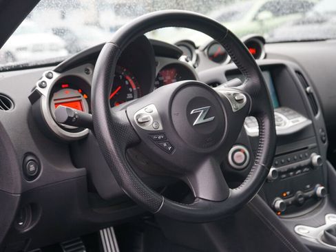 Used 2010 Nissan 370Z Touring w/ Sport Pkg RWD image 12