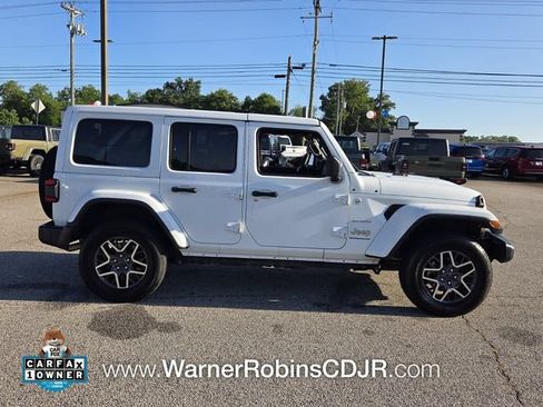 Used 2024 Jeep Wrangler Unlimited Sahara AWD/4WD image 13