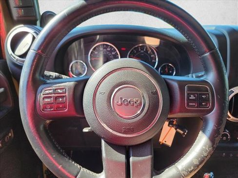 Used 2013 Jeep Wrangler Unlimited Sahara w/ Connectivity Group AWD/4WD image 15
