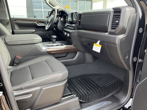 New 2026 GMC Sierra 1500 Elevation image 16