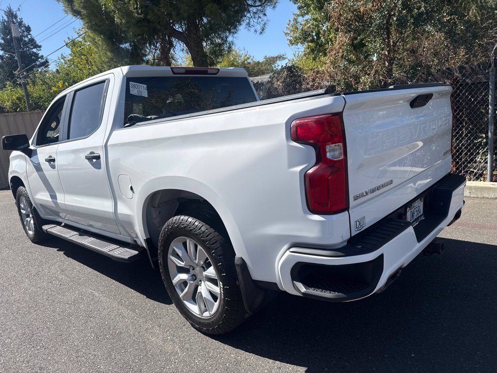 Used 2019 Chevrolet Silverado 1500 Custom w/ Custom Value Package AWD/4WD image 2