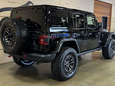 Used 2024 Jeep Wrangler Unlimited Rubicon AWD/4WD image 4