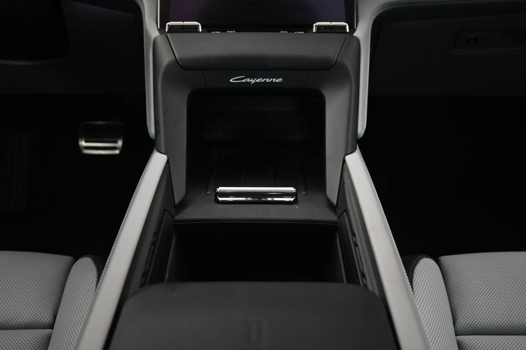 Certified 2026 Porsche Cayenne Electric AWD/4WD image 10