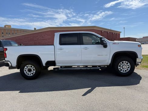 Used 2023 Chevrolet Silverado 2500 LT w/ Convenience Package image 16