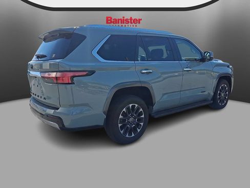 Used 2024 Toyota Sequoia Limited w/ Tow Technology Package AWD/4WD image 4