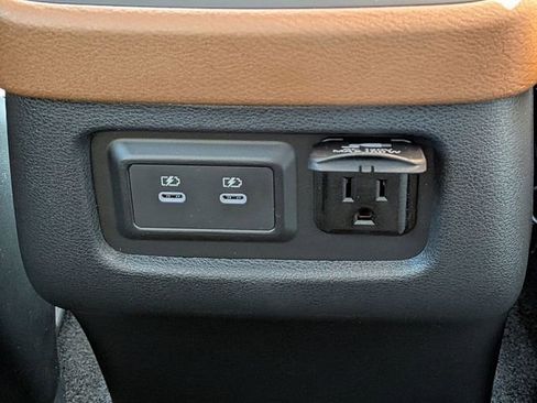 New 2026 Nissan Pathfinder Platinum image 31