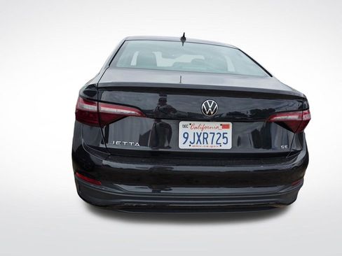 Used 2024 Volkswagen Jetta SE FWD image 5