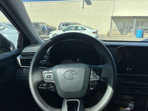 Used 2025 Toyota Camry LE image 36