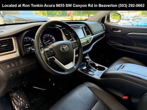 Used 2017 Toyota Highlander Limited AWD/4WD image 15