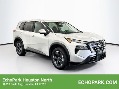 Used 2025 Nissan Rogue SV FWD image 1
