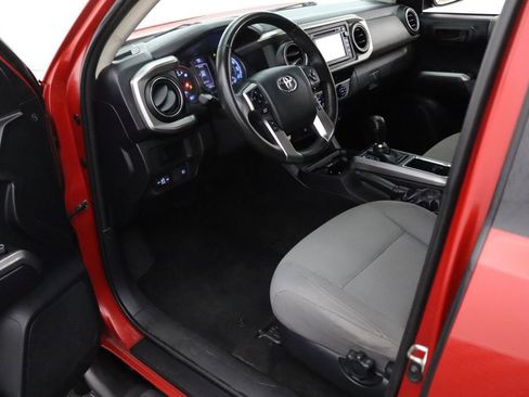 Used 2019 Toyota Tacoma SR5 AWD/4WD image 17