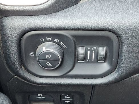 Used 2019 RAM 1500 Big Horn AWD/4WD image 24