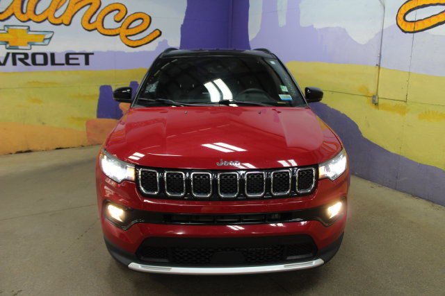 Used 2024 Jeep Compass Limited AWD/4WD image 3