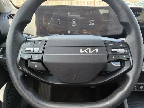 Used 2025 Kia K4 FWD image 21