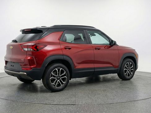 Used 2025 Chevrolet TrailBlazer LT FWD image 9